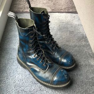 Grinders boots by Dr Martin. Blue size 12